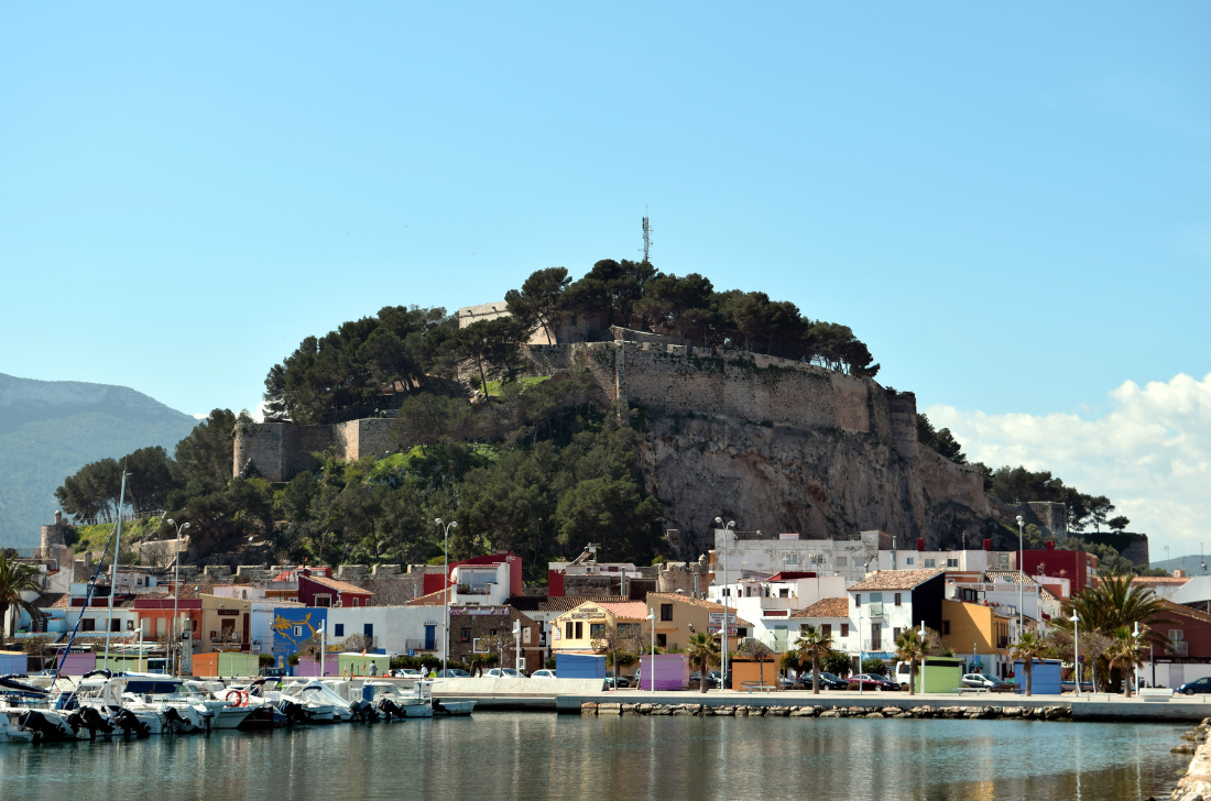 Puerto y castillo de Denia